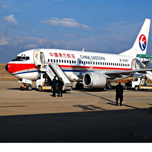 富蕴可可托海航空运输航空快运业稳步发展的原因是什么？